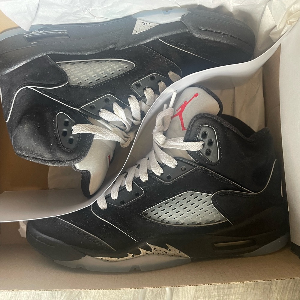 Jordan Men's Black and Gray Sneakers